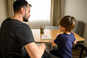 Les mots qui apaisent une dispute entre enfants