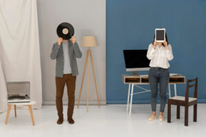 Minimalisme au travail : moins d’outils, moins de bruit, plus de clarté