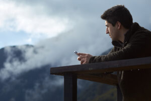 Quand l’autre prend de la distance, le doute s’installe trop vite