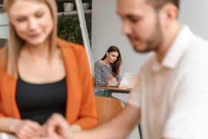 Quand le stress pousse à se retirer des autres