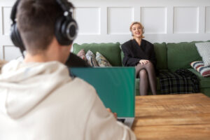 Thérapies modernes, des symptômes aux processus psychologiques
