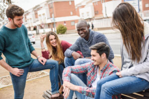 Amis communs après une rupture, pourquoi le cercle social se divise parfois