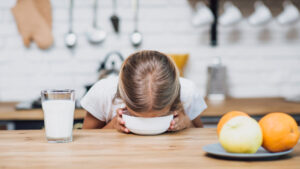 Le coup de barre après déjeuner ne vient pas seulement de l’assiette