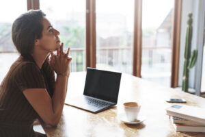Méditation informelle au quotidien, apprendre à être présent sans s’asseoir en silence