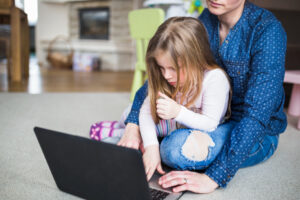 Premiers pas sur Internet, préparer l’enfant avant ses premières navigations en autonomie