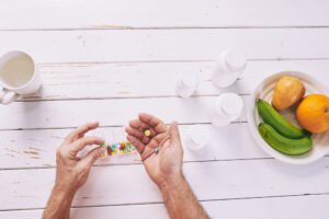 Compléments alimentaires pendant un sevrage, entre correction d’une carence et fausse promesse de détox