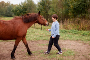 Équinophobie, pourquoi la taille et les mouvements du cheval peuvent-ils devenir terrifiants ?