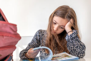 Impuissance acquise à l’école, comment les échecs répétés peuvent faire renoncer un élève