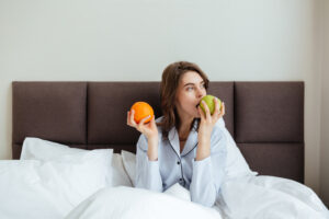 Régimes restrictifs et sommeil, réduire fortement les calories dérègle-t-il vraiment les nuits ?