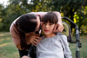 Séparation et handicap de l’enfant, organiser deux foyers sans rompre la continuité des soins