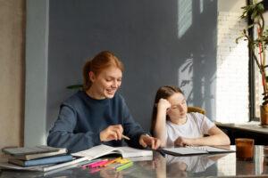 Stress des devoirs, l’anxiété des parents peut-elle gagner l’enfant ?