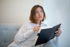 Quête de sens à l’adolescence, pourquoi les questions existentielles deviennent-elles plus présentes ?