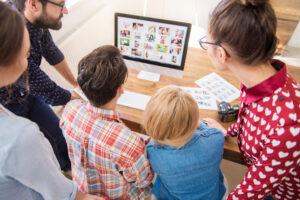 Traditions familiales sur les réseaux sociaux, transmettre ou mettre en scène l’héritage ?